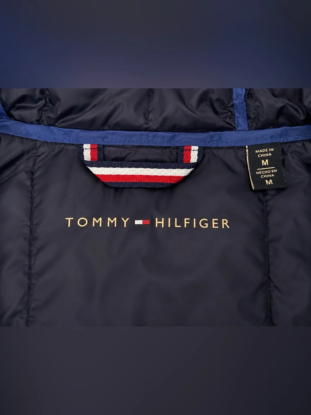 Tommy Hilfiger Men’s Puffer Jacket Medium Blue Red White Hooded Full Zip